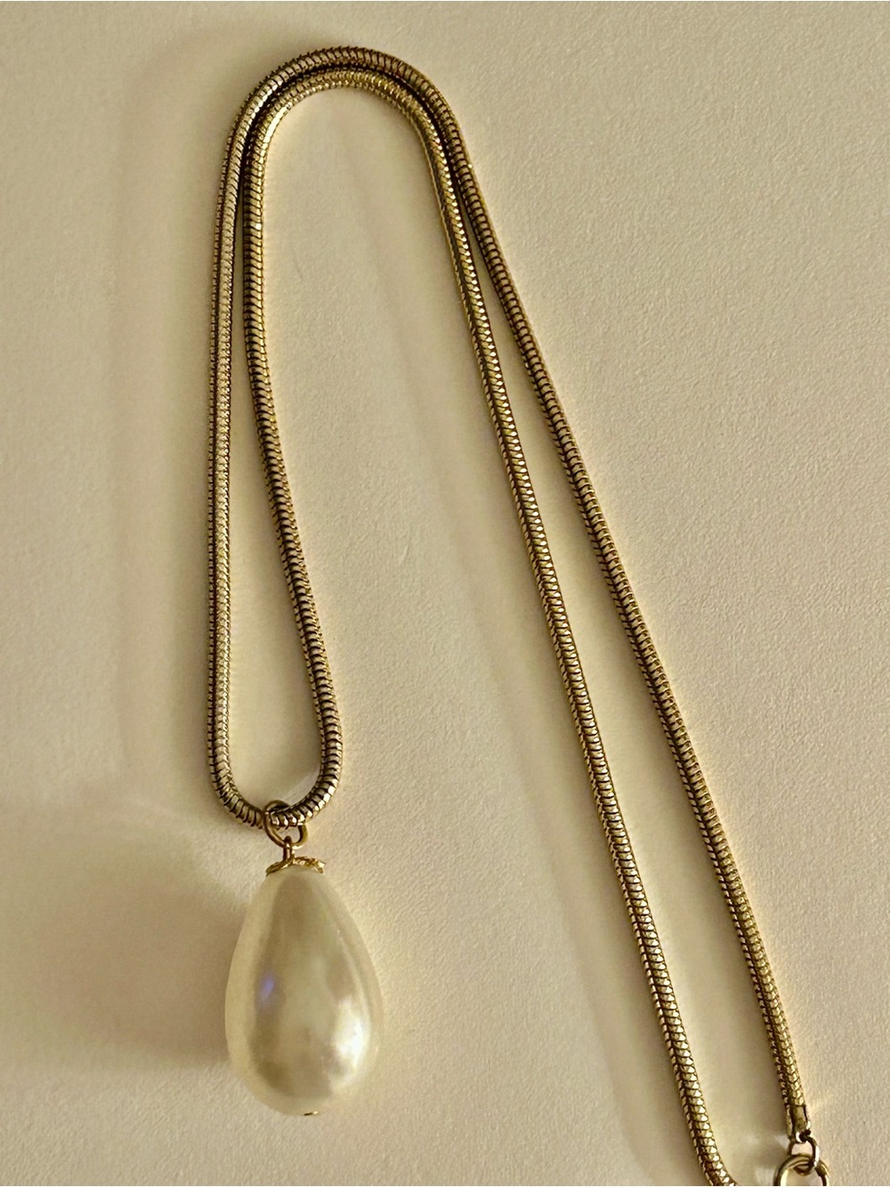 Vintage Necklace Huge White Teardrop 2” Faux pearl on 24” thick gold Snake chain